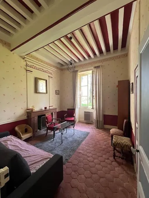 Maison Au Milieu D'Un Parc Le Donjon 0*,